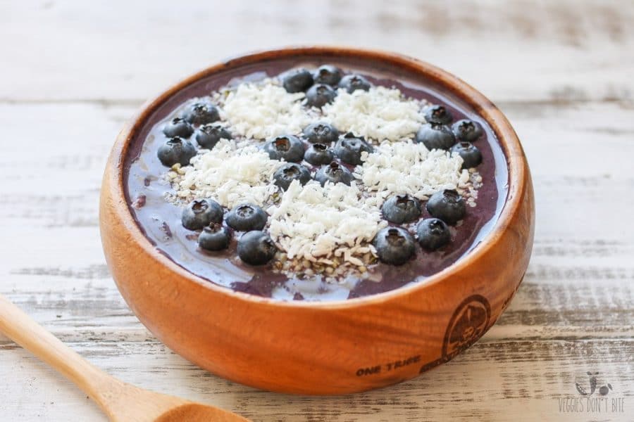 Blueberry peach pecan acai smoothie bowl