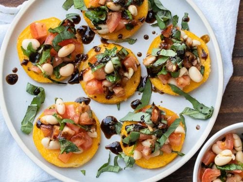 Easy Vegan Bruschetta With Baked Polenta Rounds Veggies Don T Bite