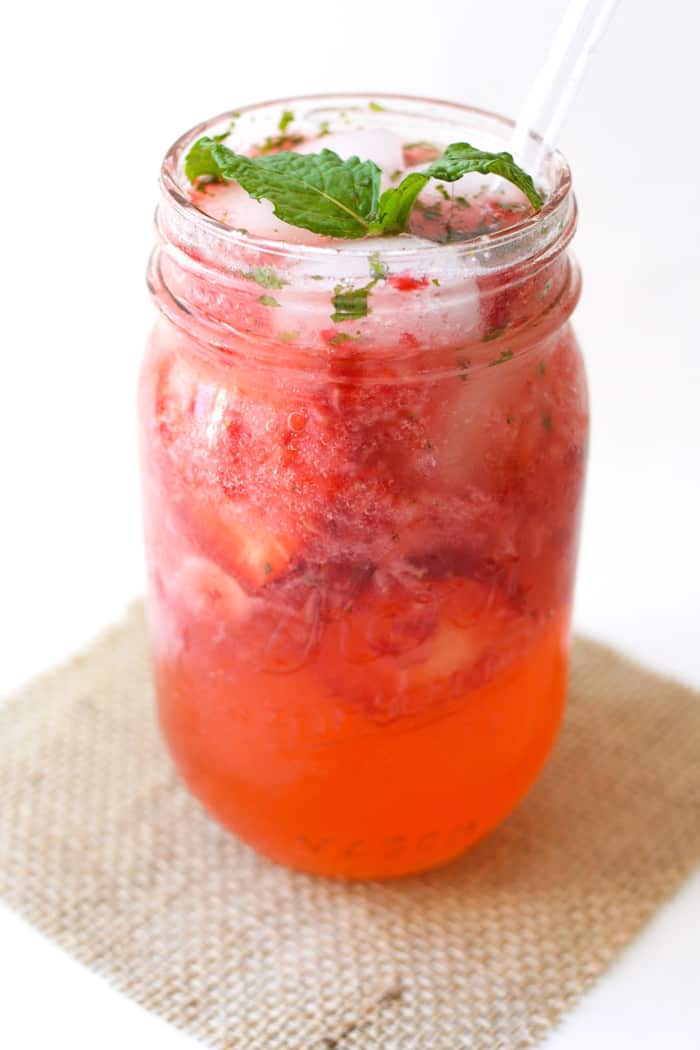 Lemon Berry Mint Sparkler in a mason jar