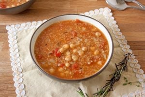 chickpea quinoa and tomato soup