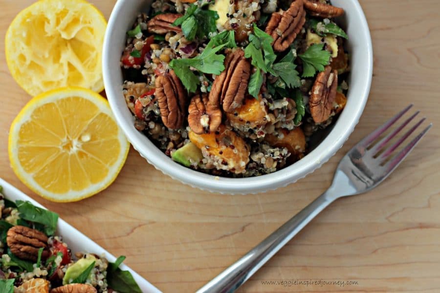 Lentil quinoa salad with spinach and citrus