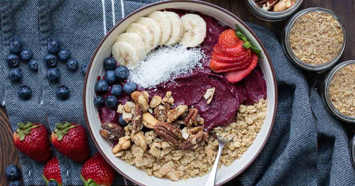 How to Make a Thick Vegan Smoothie Bowl