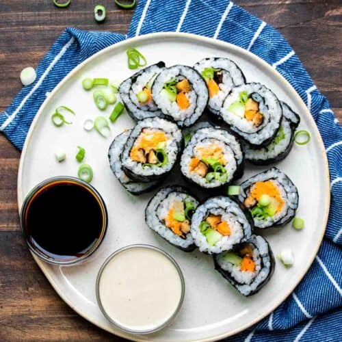 https://www.veggiesdontbite.com/wp-content/uploads/2020/05/vegan-veggie-sushi-rolls-34-500x500.jpg